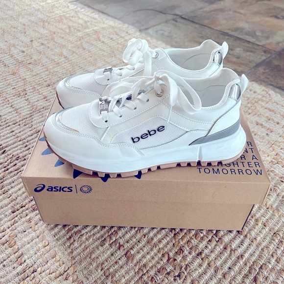 Women’s Bebe shoes - Picture 2 of 3